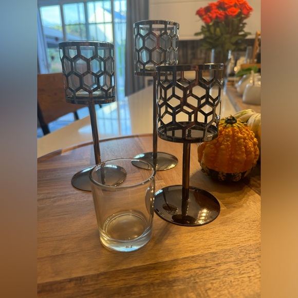 New Without Box Votive Metal with Glass Inserts Candles Holder - Black / Gray - Picture 7 of 8